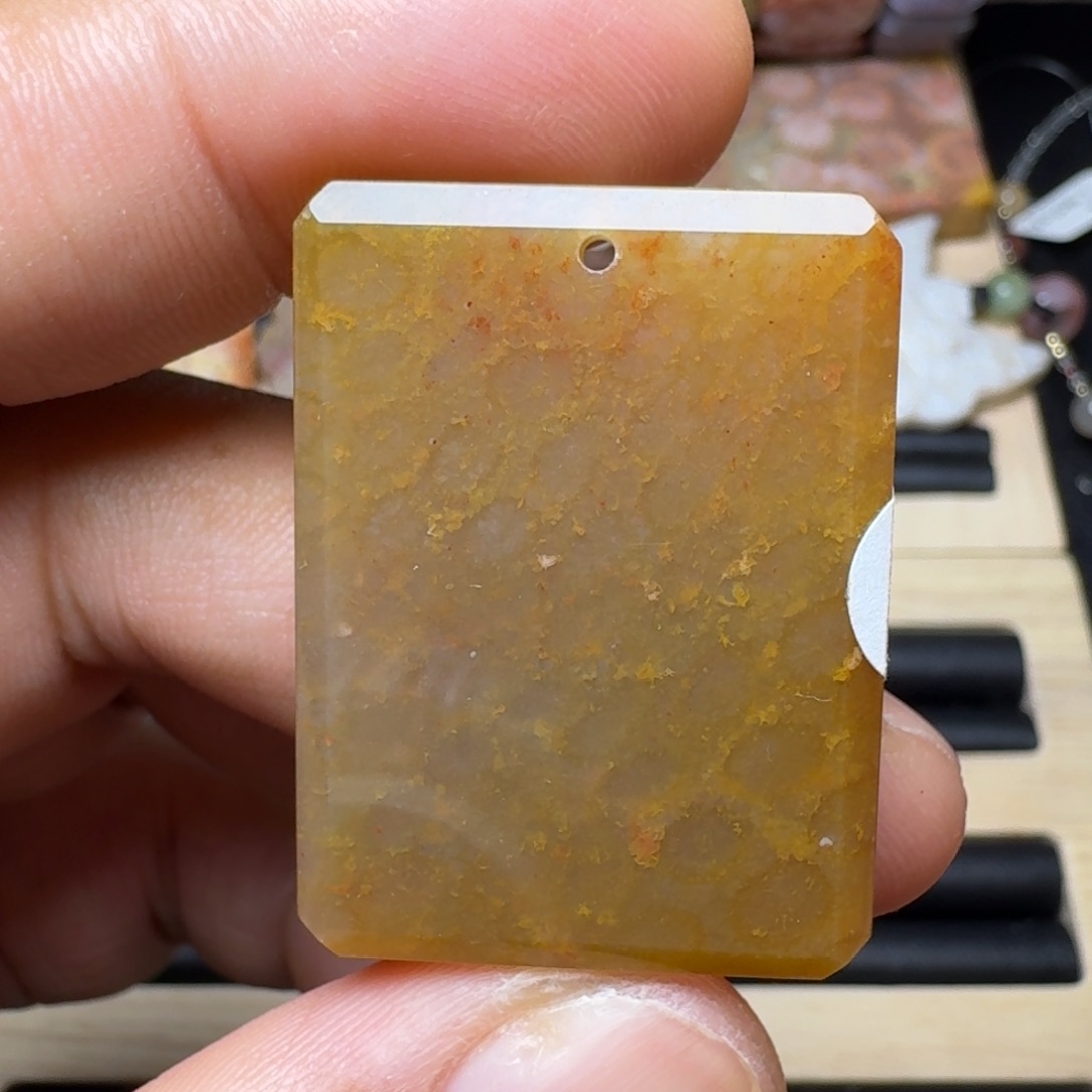 未镶嵌纯天然色有机玉石保真色硅化玉