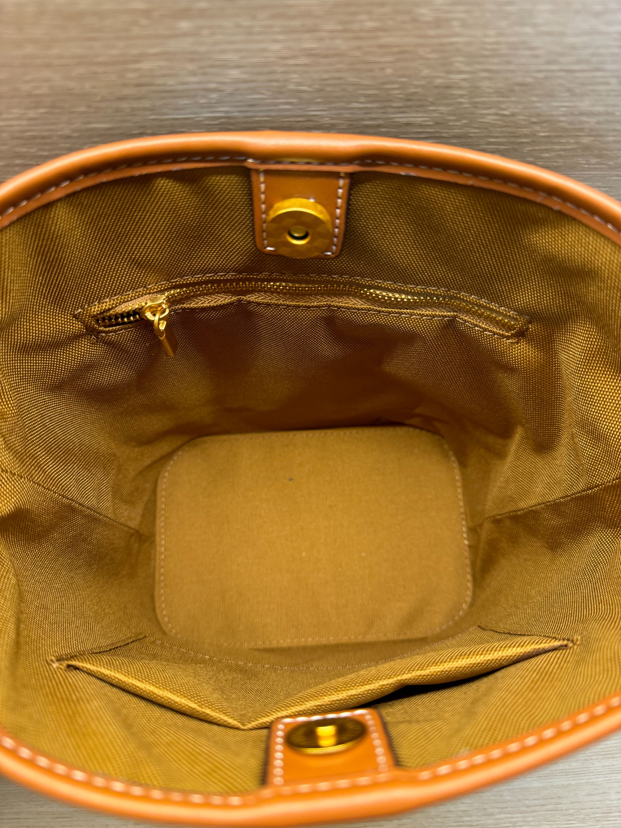 B03 水桶包经典百搭斜跨水桶包高定包z