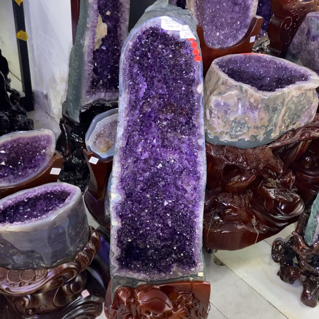 紫晶未镶嵌大型摆件（非配饰）