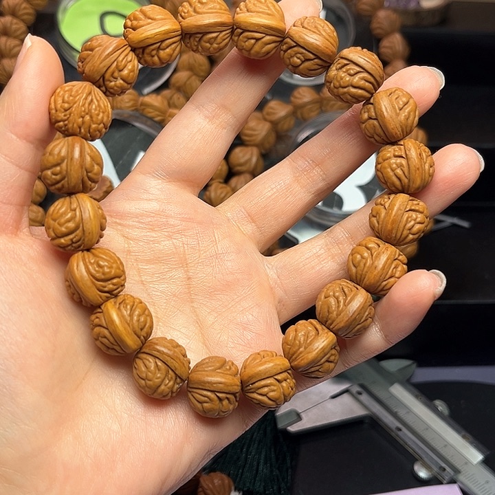 桃核手串朝****Y秦岭龙纹野生红皮荔枝1.5