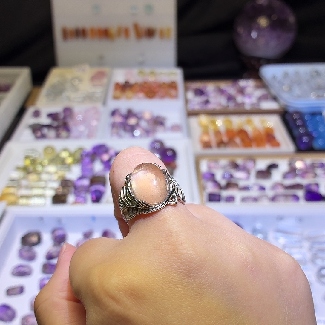 未镶嵌水晶吊坠(不含链)红兔毛 打孔定制 不退换