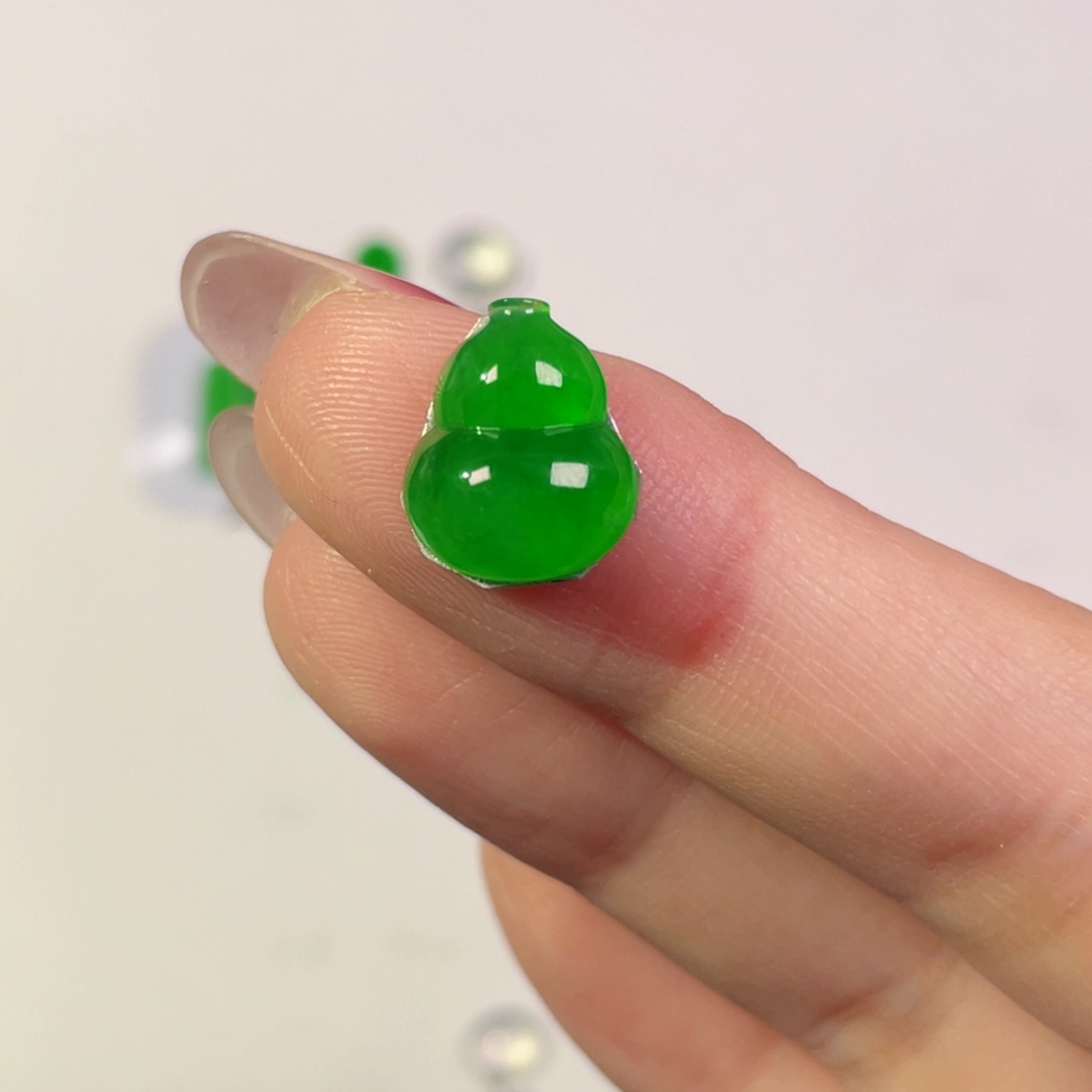 颈饰未镶嵌翡翠裸石