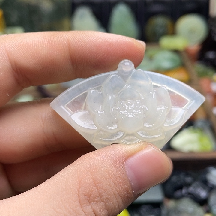 蛇纹石玉挂件未镶嵌