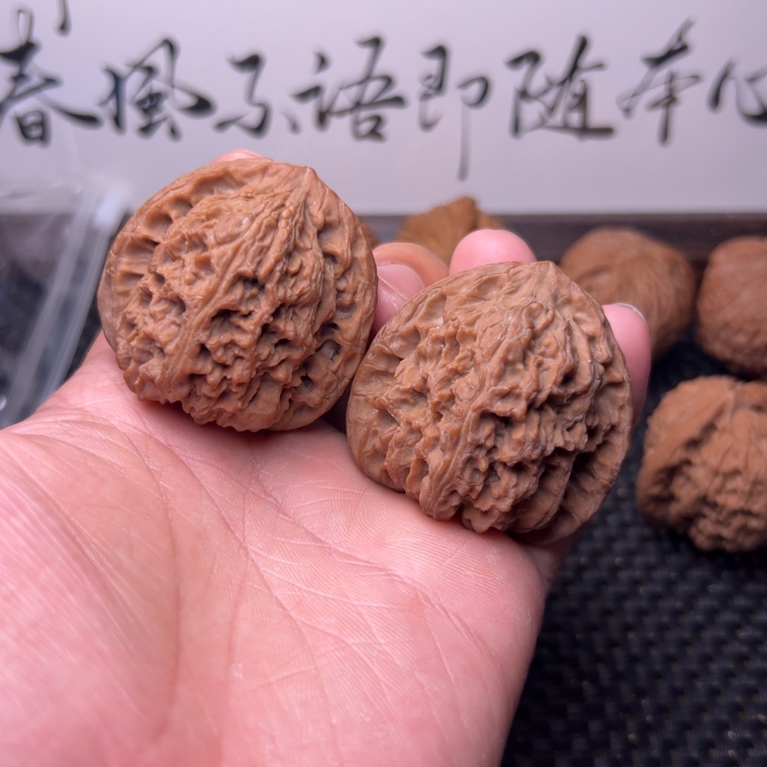 吊坠桃核三角南疆石
