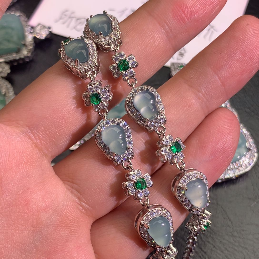 翡翠颈饰未镶嵌葫芦手链