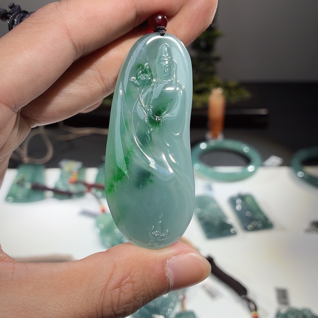 翡翠未镶嵌吊坠(不含链)观音