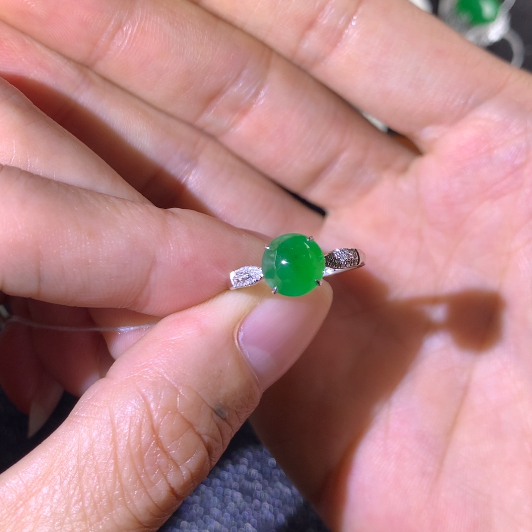 翡翠18K金镶嵌戒指翡翠