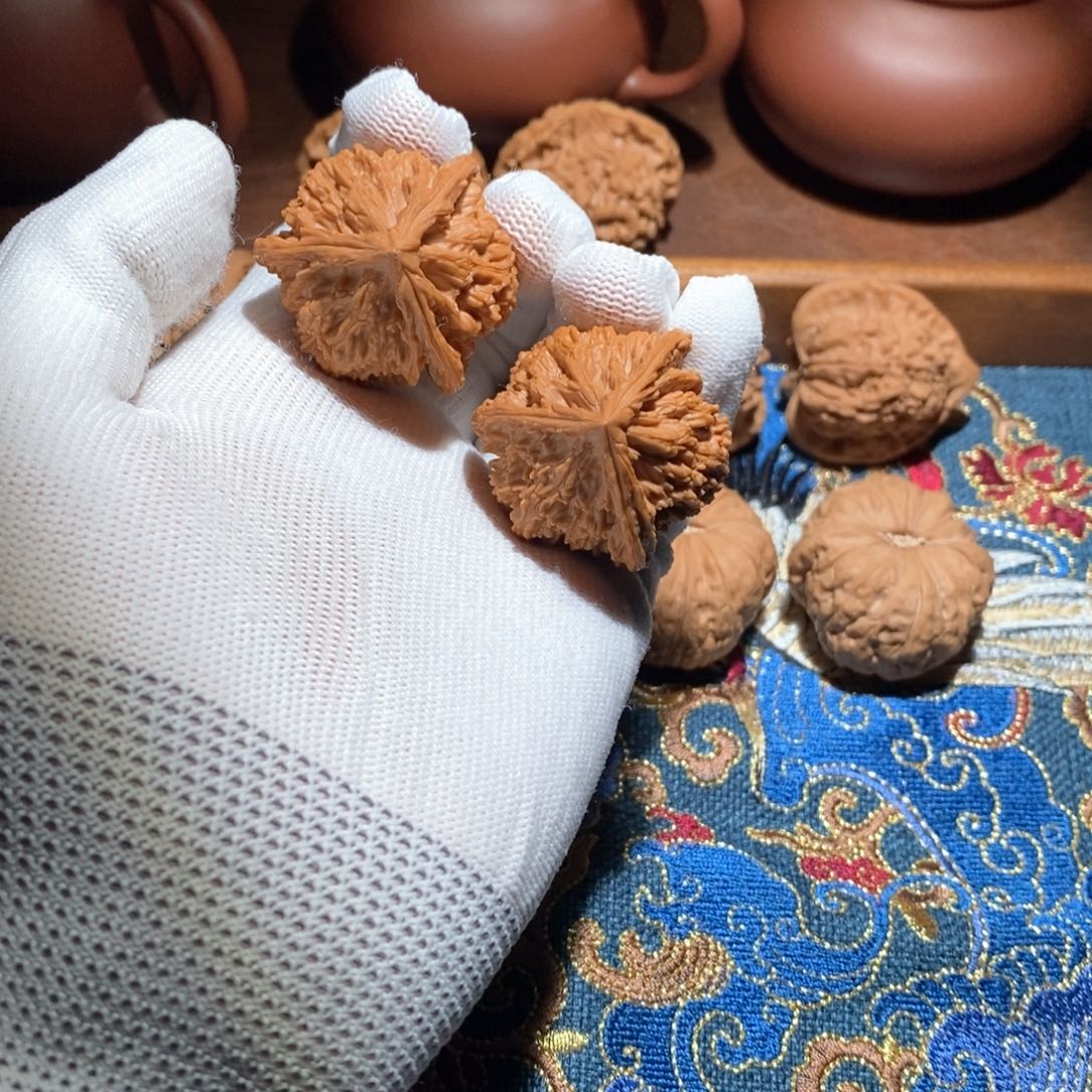 文玩核桃把件流星雨三棱正奔