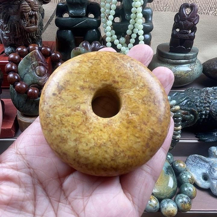 未镶嵌手串岫岩河磨玉（透闪石质玉）