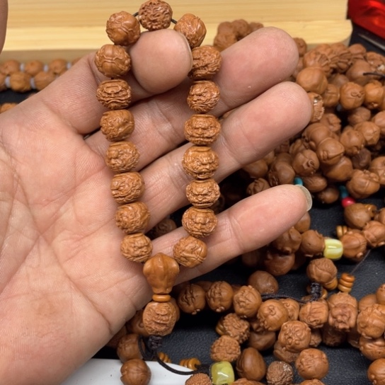 龙纹桃核钟馗手串