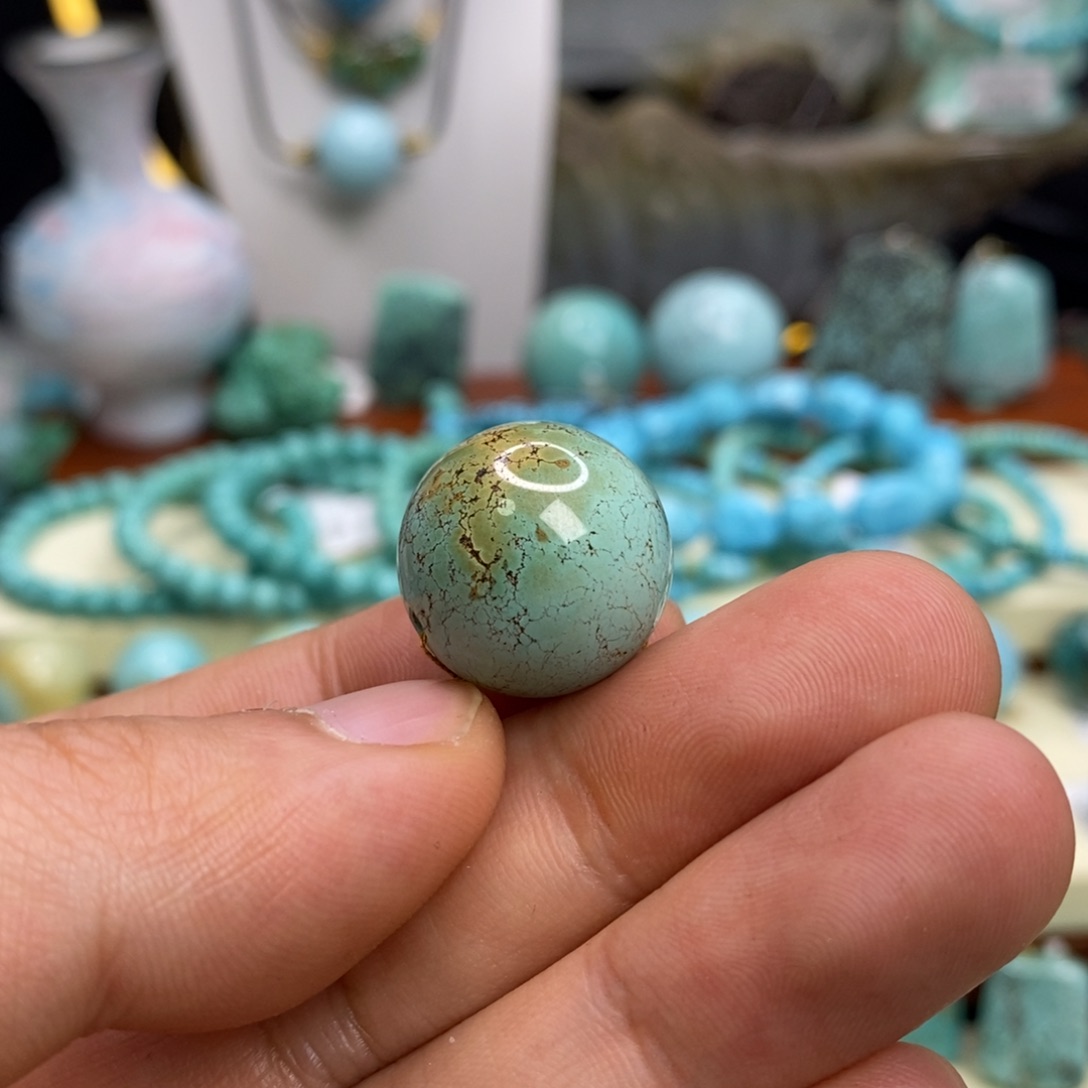 绿松石未镶嵌珠宝奇石