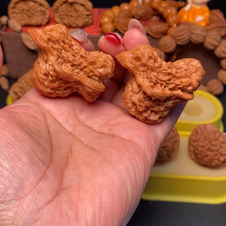 文玩核桃吊坠小鸟