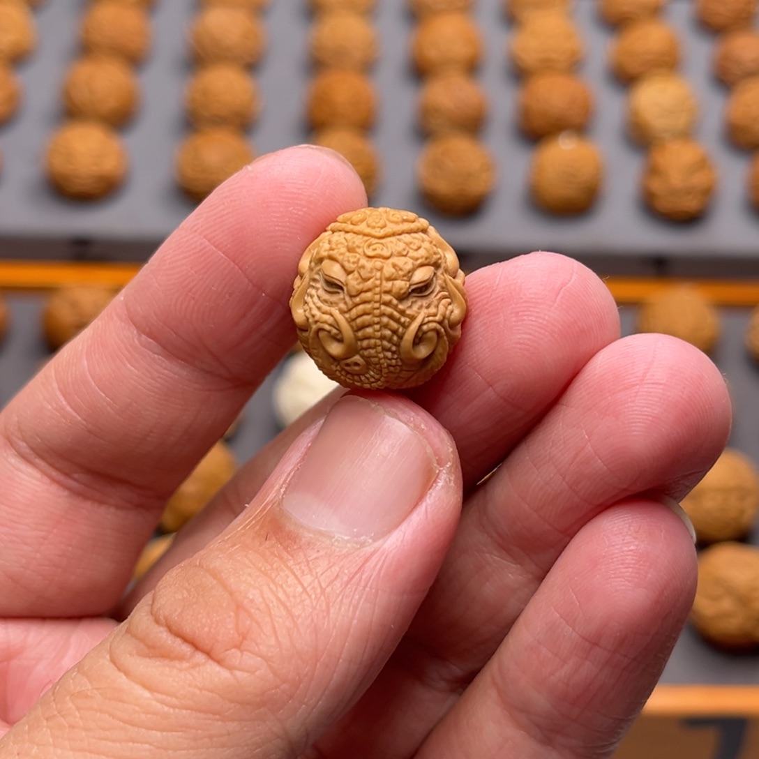 猴头核桃吊坠六牙象神