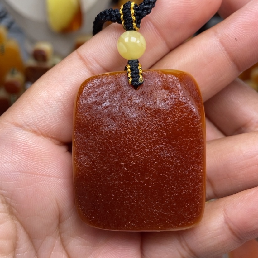 【闪购商品】琥珀颈饰未镶嵌