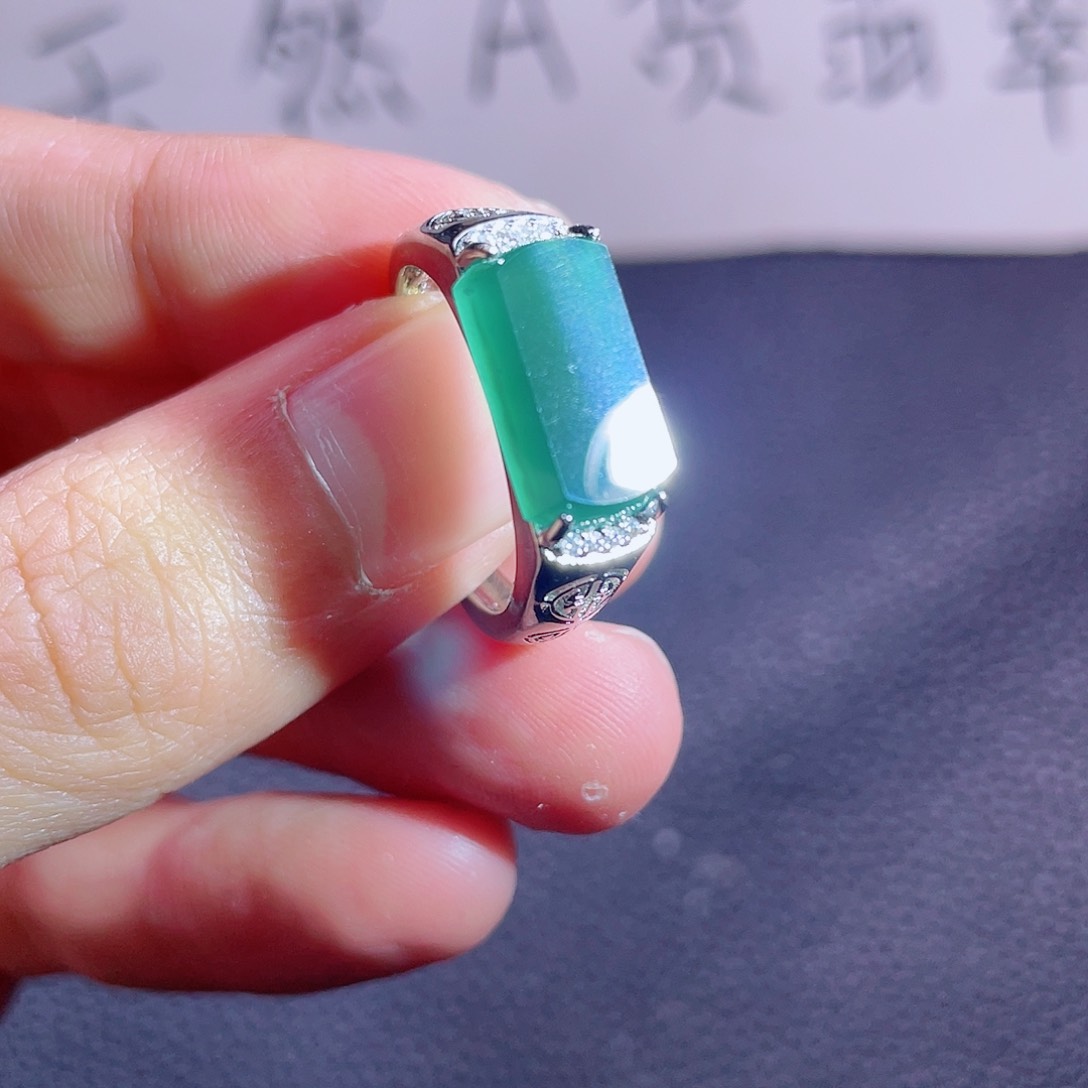 翡翠颈饰未镶嵌999999999