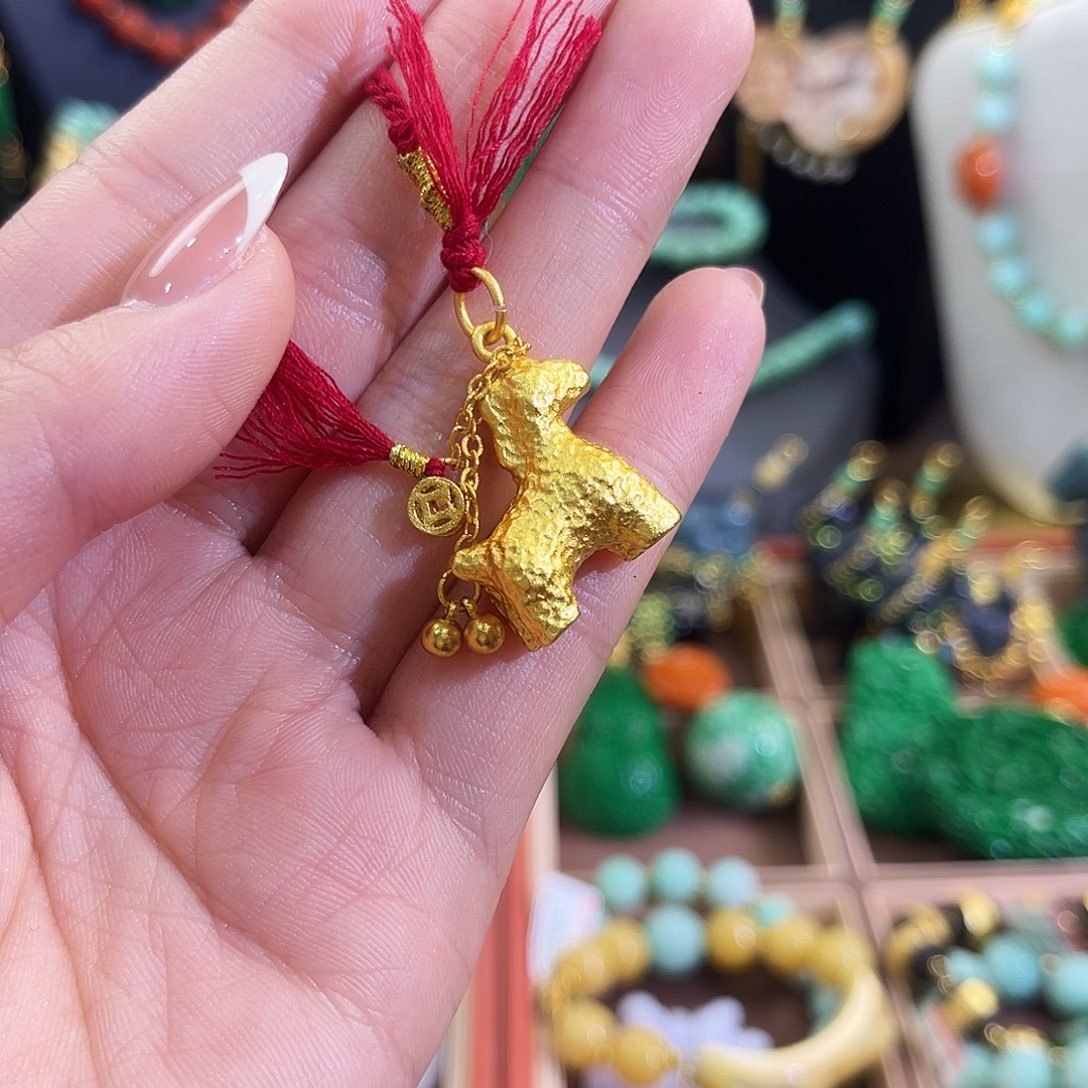 翡翠未镶嵌手链马到成功