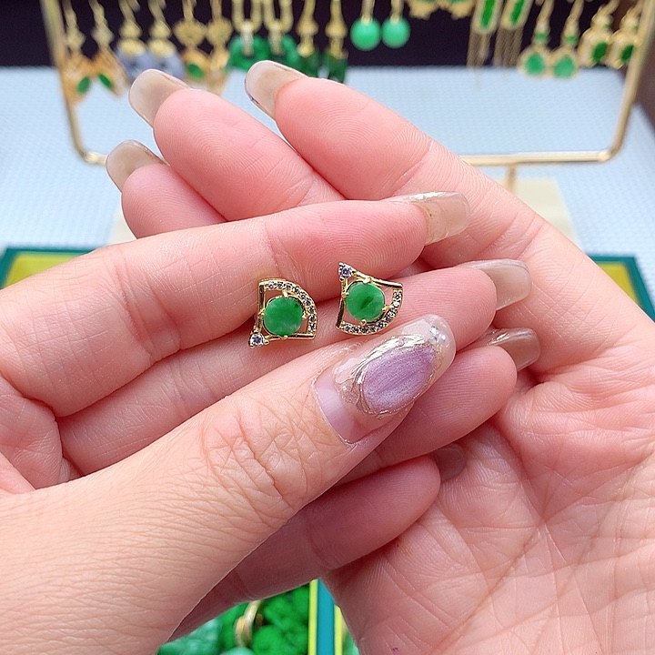 翡翠颈饰银S925镶嵌翡翠