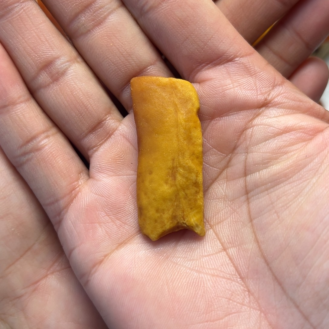 定制琥珀未镶嵌蜜蜡定制随型吊坠