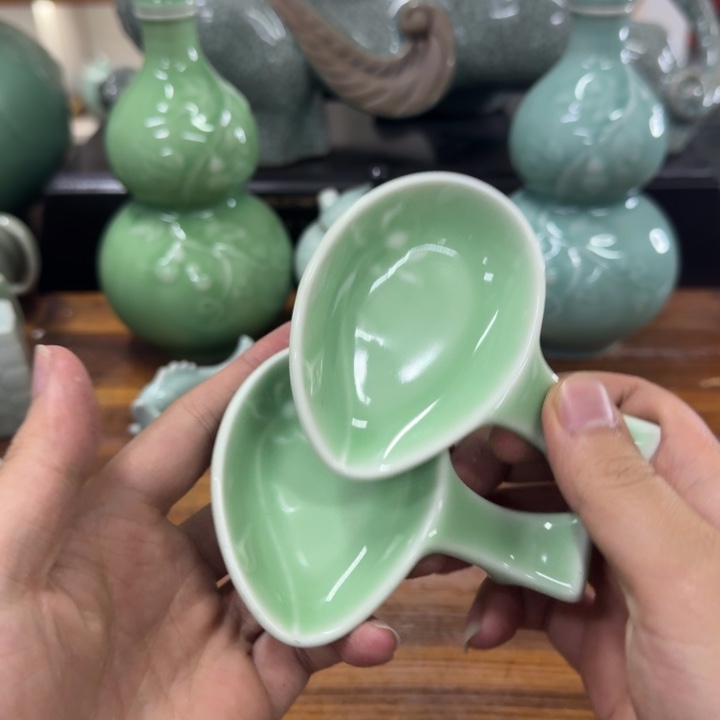 龙泉青瓷茶具微瑕5338