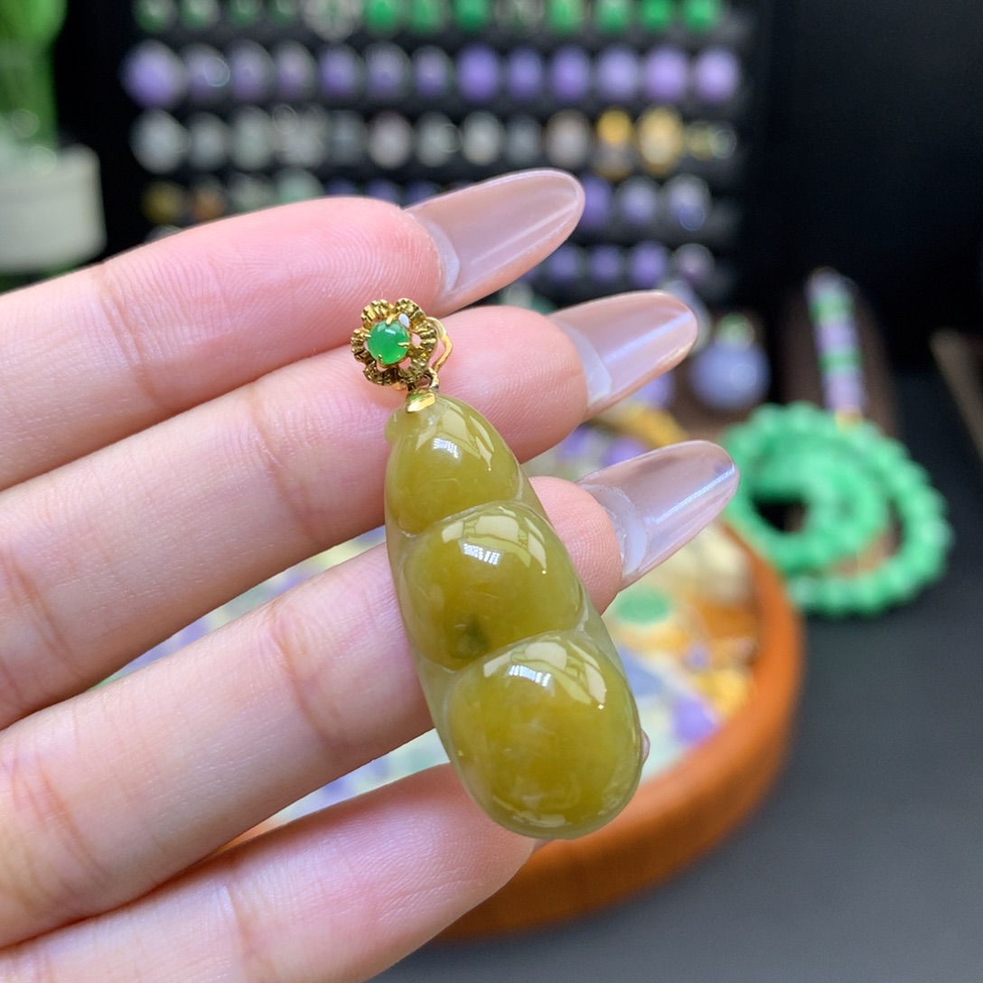 翡翠18K金镶嵌颈饰