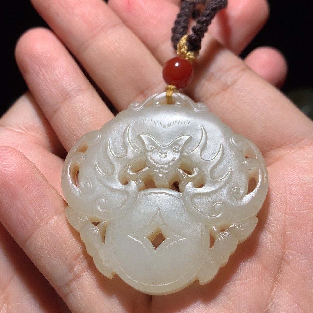 和田玉（糖玉）挂件未镶嵌博***?