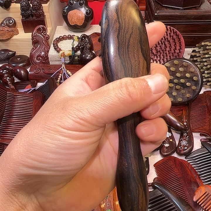 红酸枝木类红木按摩梳子