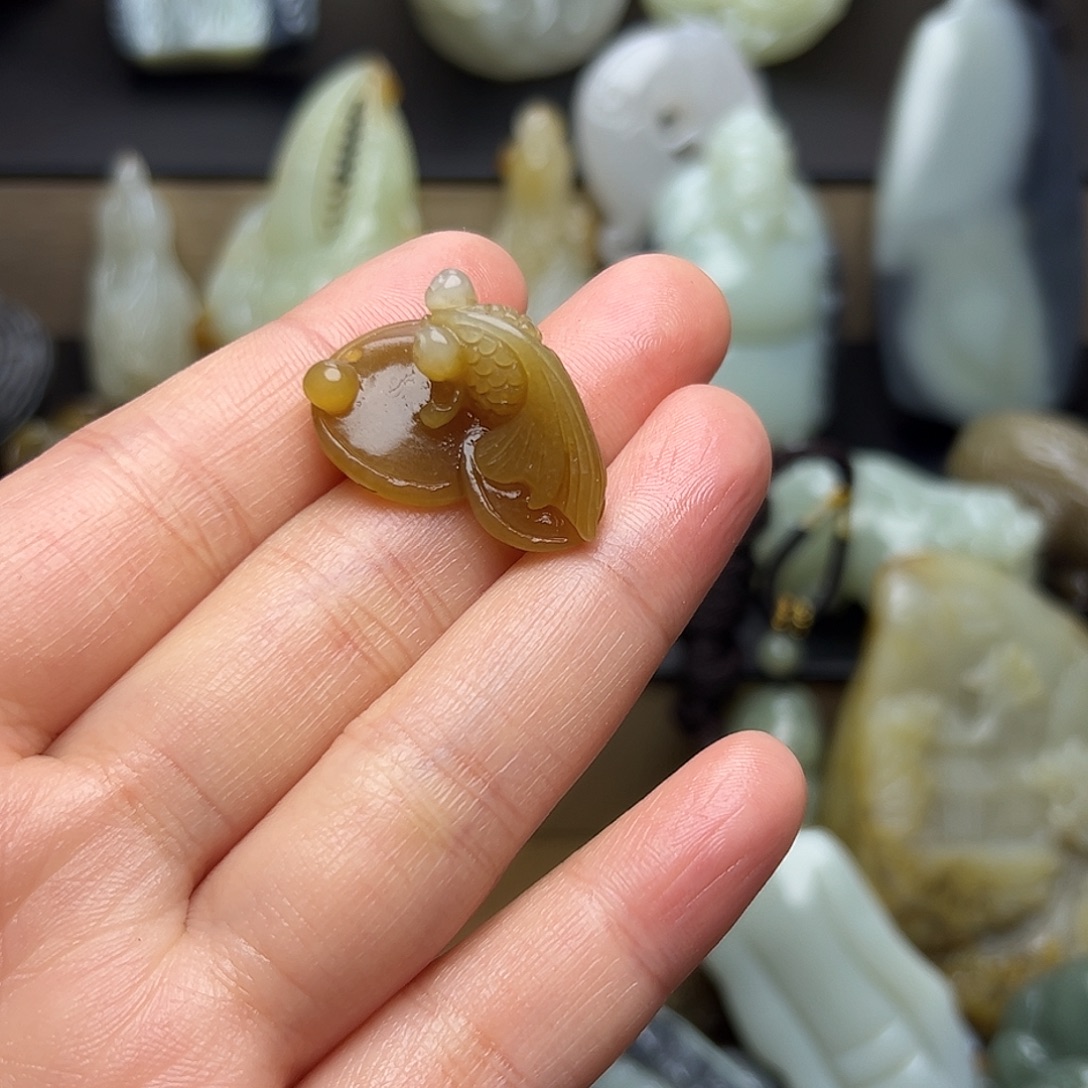 *****和田玉未镶嵌挂件