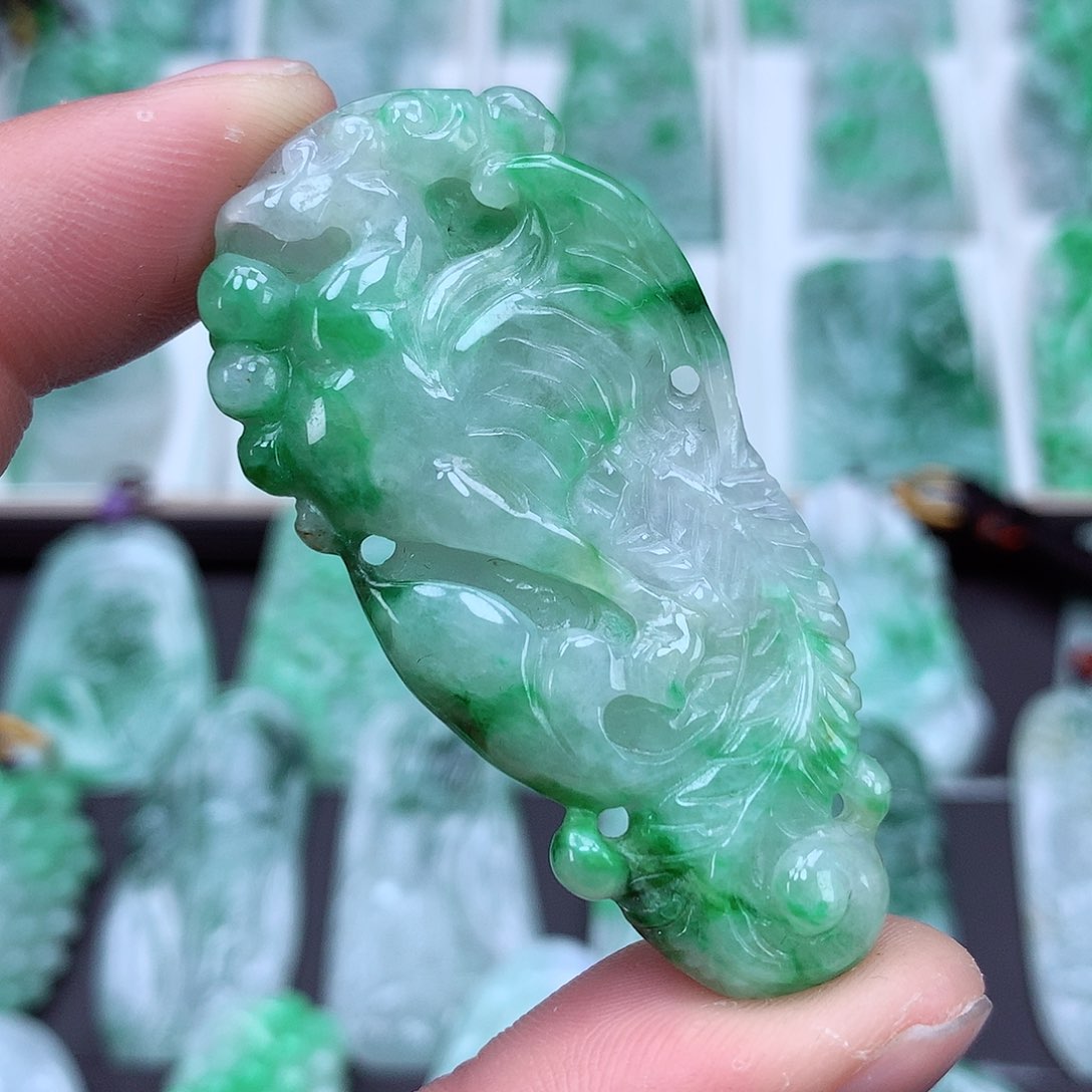 翡翠颈饰未镶嵌翡翠吊坠