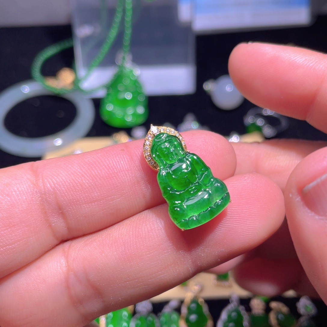 翡翠吊坠(不含链)18K金镶嵌翡翠