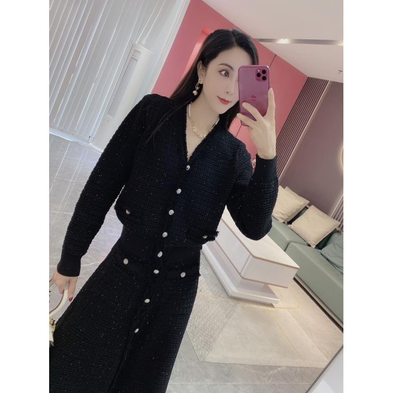 【橦颜推荐】亮丝排扣V领流苏小香上衣+半身裙两件套5991