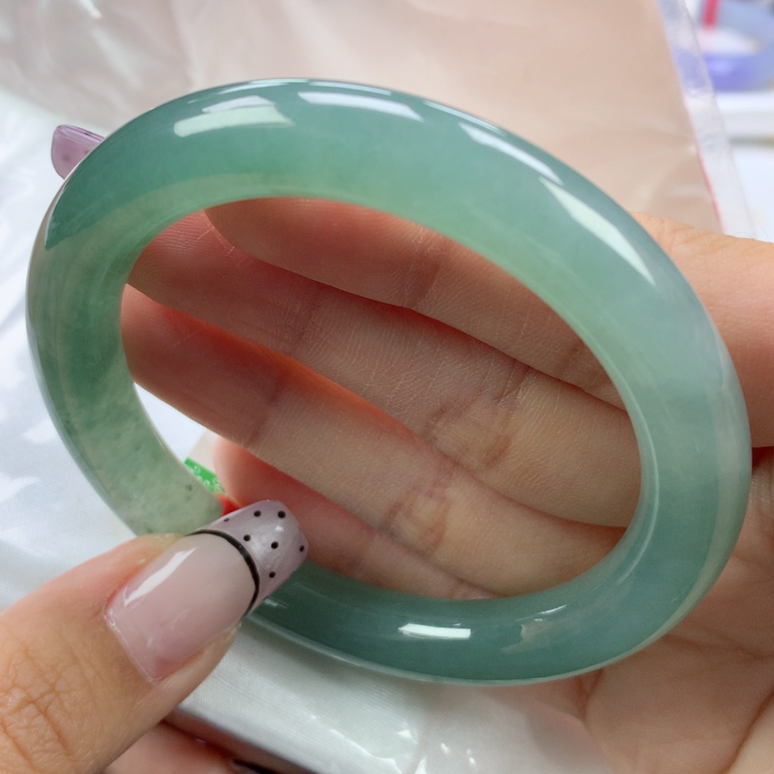 翡翠手镯未镶嵌57圆