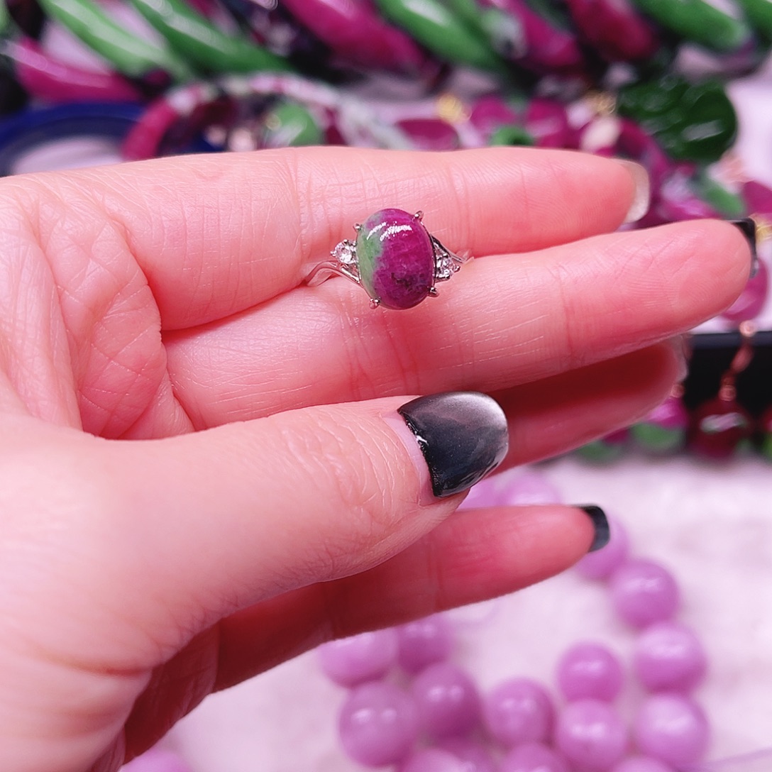 戒指红宝石未镶嵌