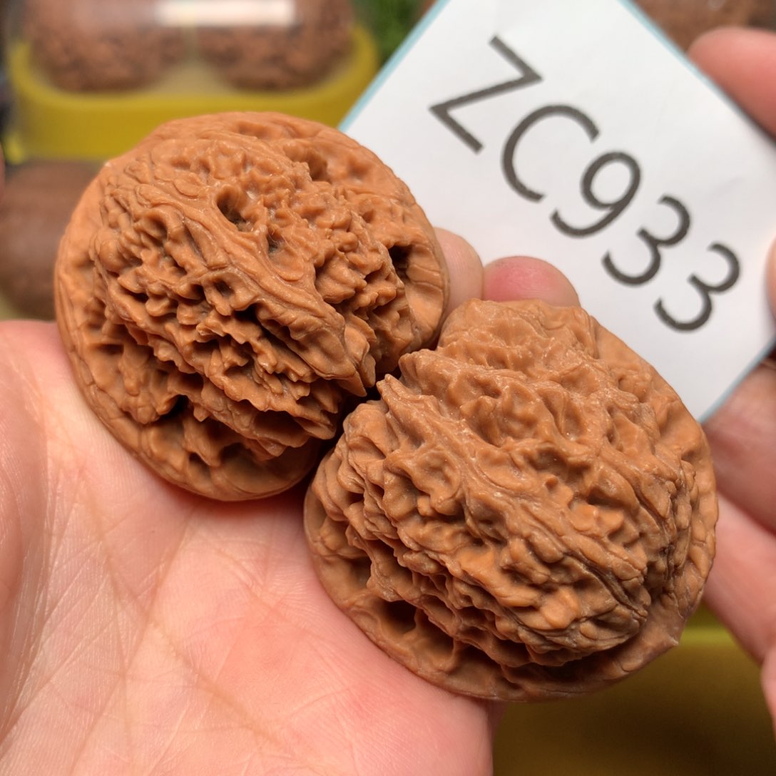 文玩核桃把件红肉球疆40