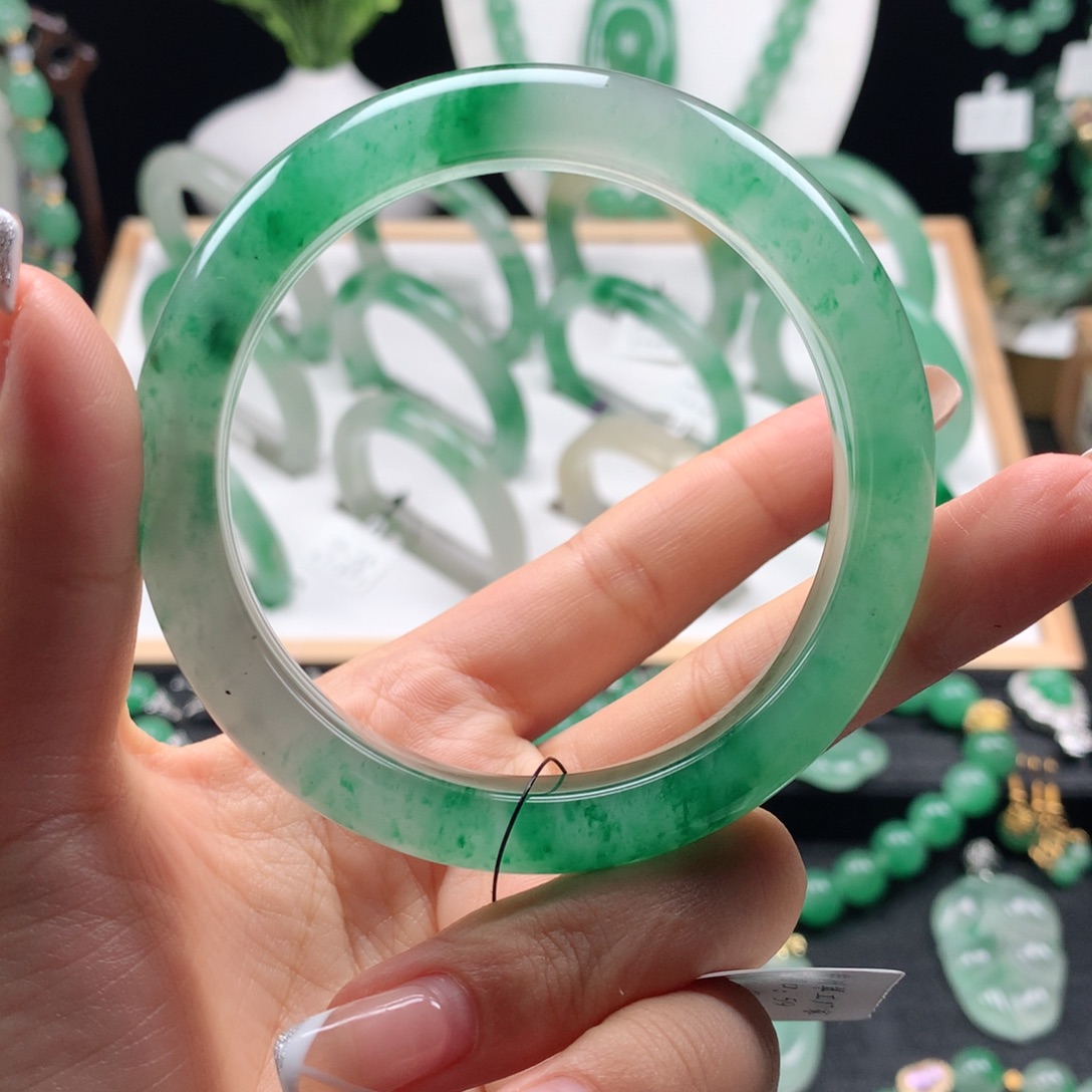 石英质玉未镶嵌手镯