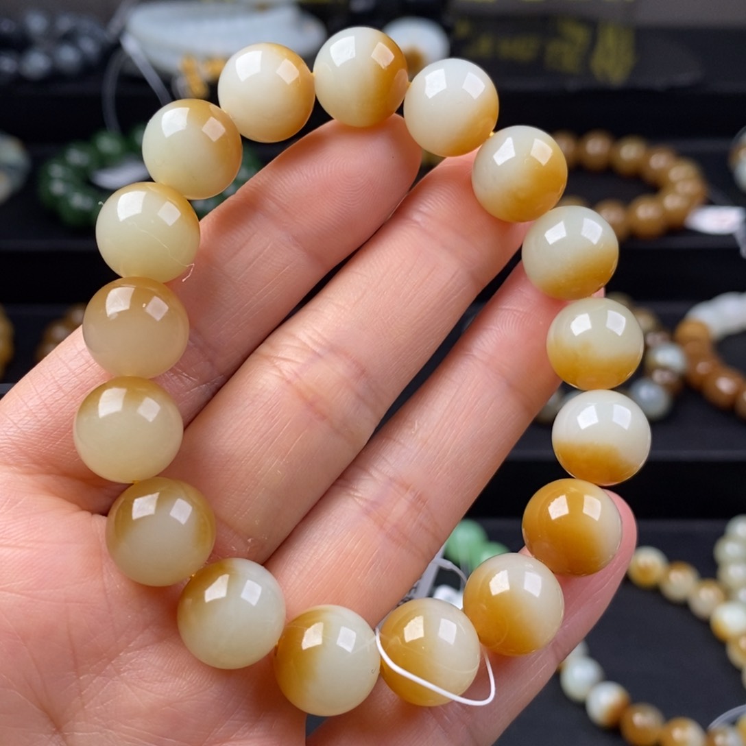 和田玉手串未镶嵌狼**痕