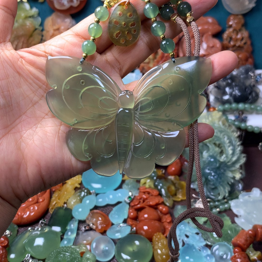 蛇纹石玉未镶嵌手牌