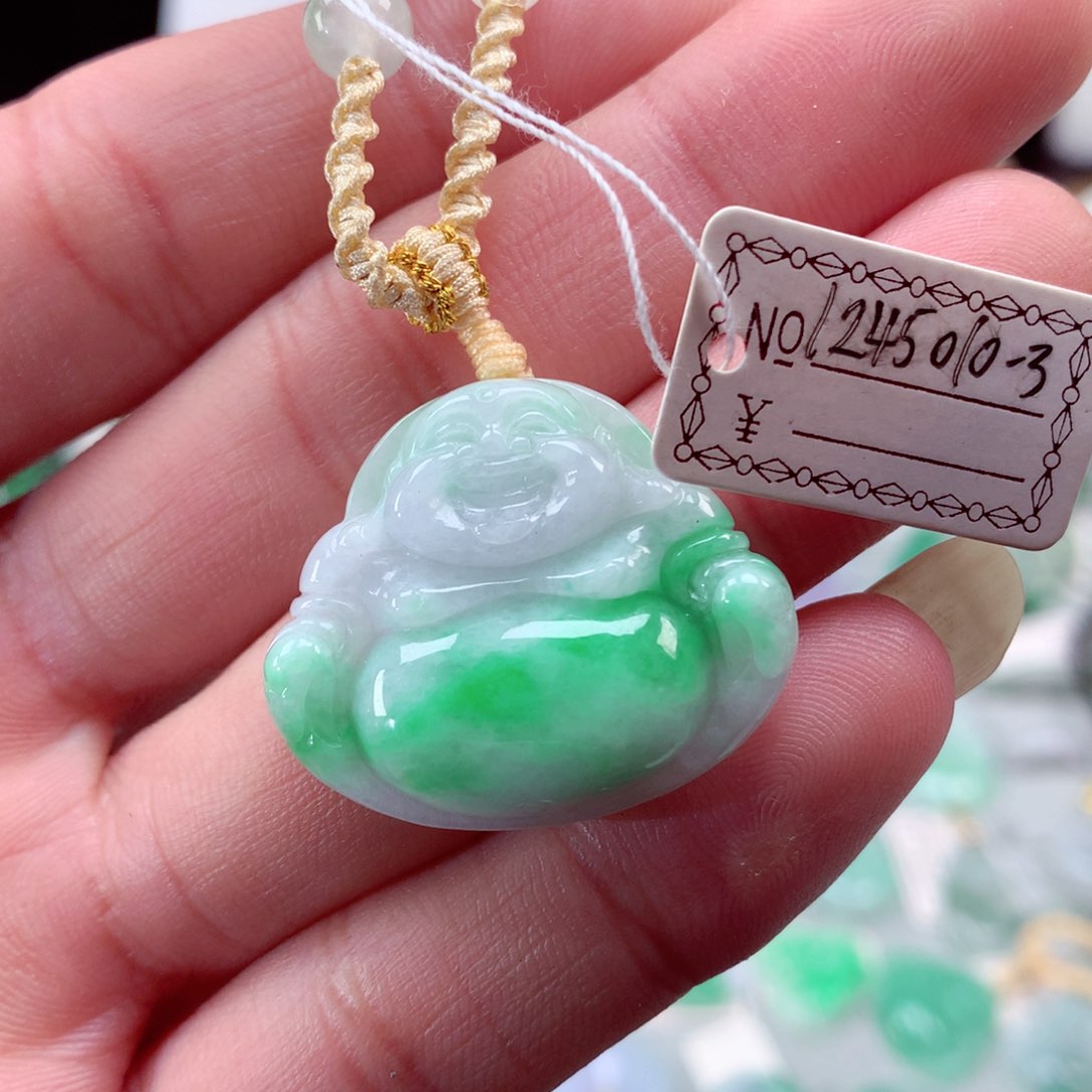 翡翠颈饰未镶嵌翡翠吊坠