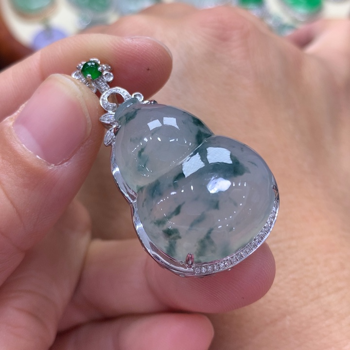 翡翠吊坠(不含链)18K金镶嵌