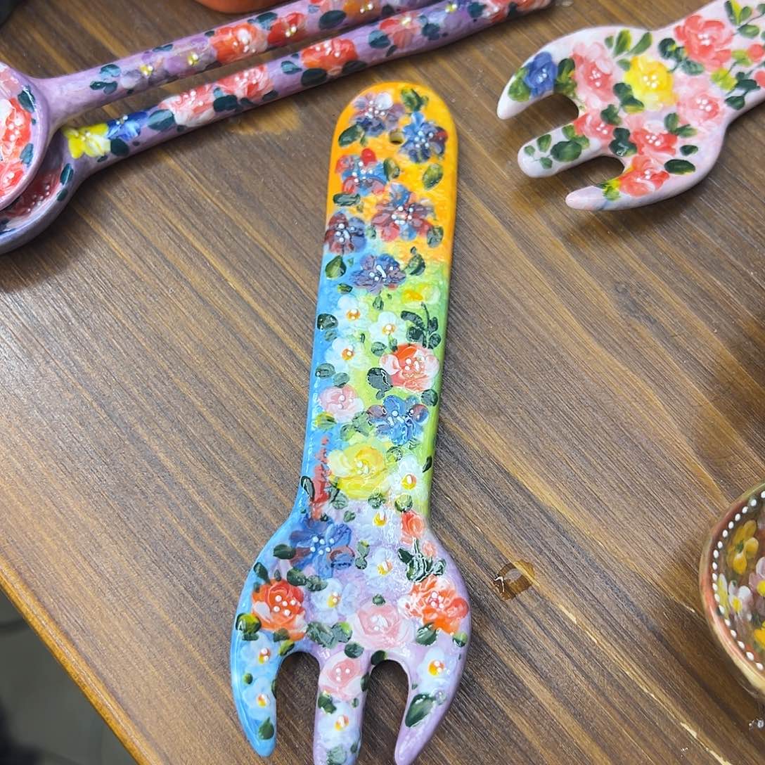 天***音泥塑手绘小叉子油画