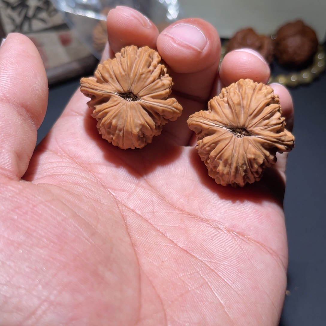 文玩核桃把件汽*汉高楼