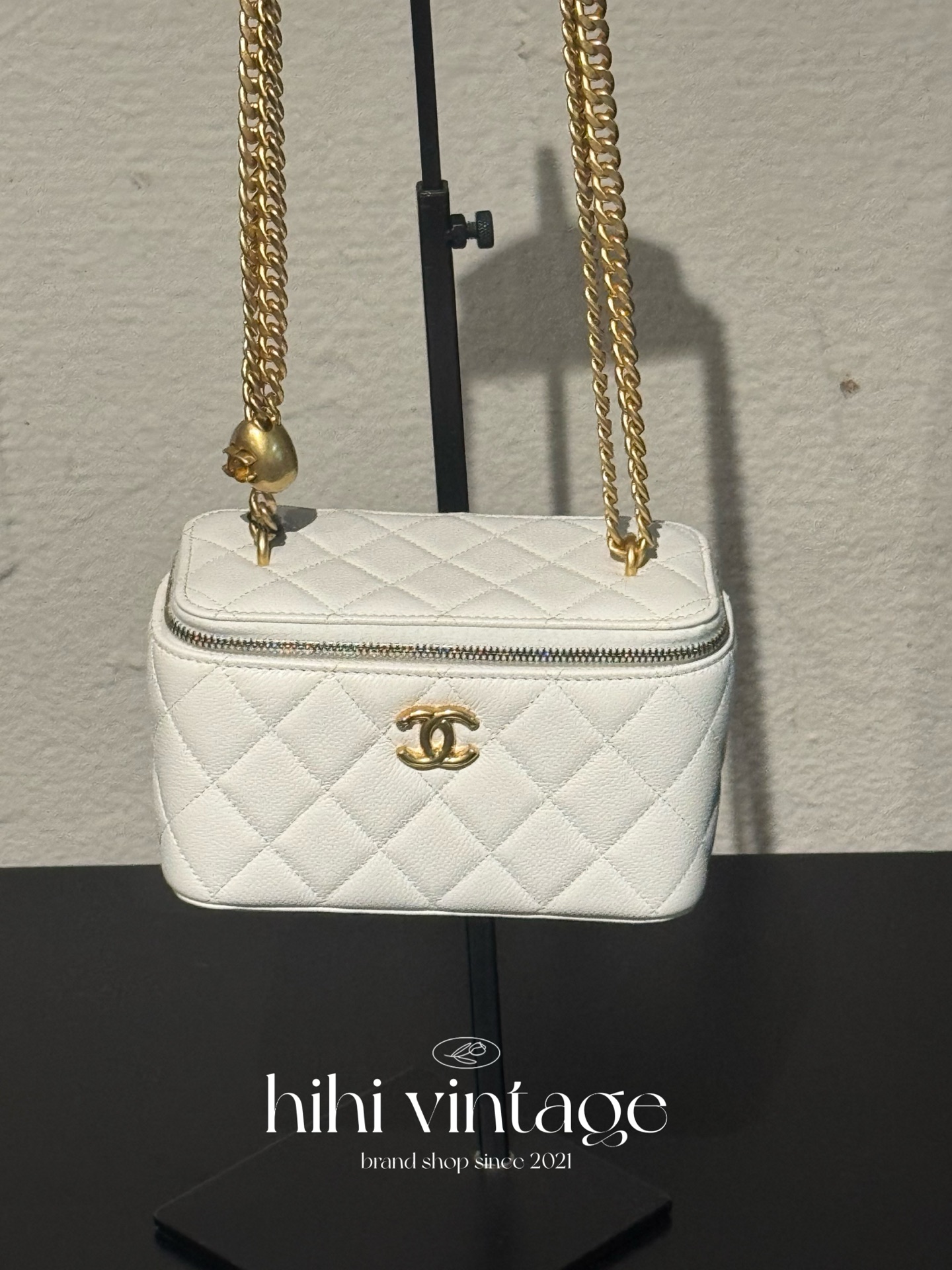 99新 Chanel/香奈儿 HIHI/白色爱心金球长盒子新镭射/14088905