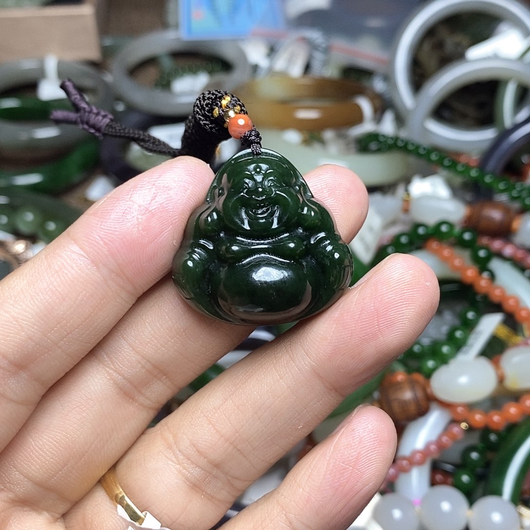 和田玉颈饰未镶嵌