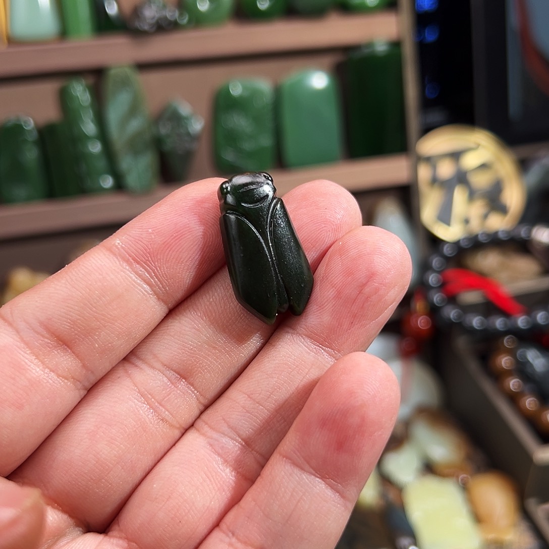 和田玉（碧玉）颈饰未镶嵌俄聚红皮老油料一鸣惊人