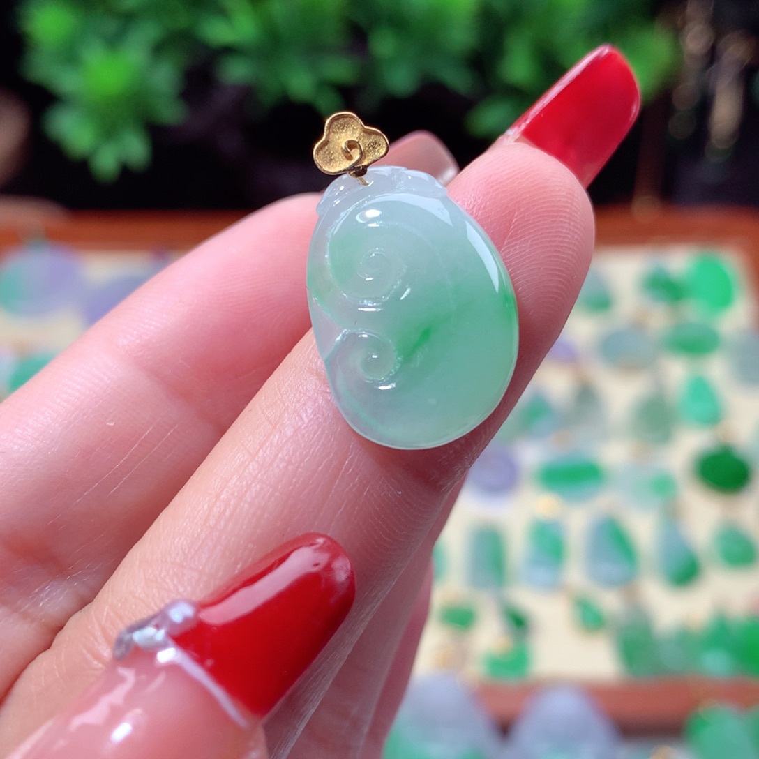 翡翠吊坠(不含链)18K金镶嵌