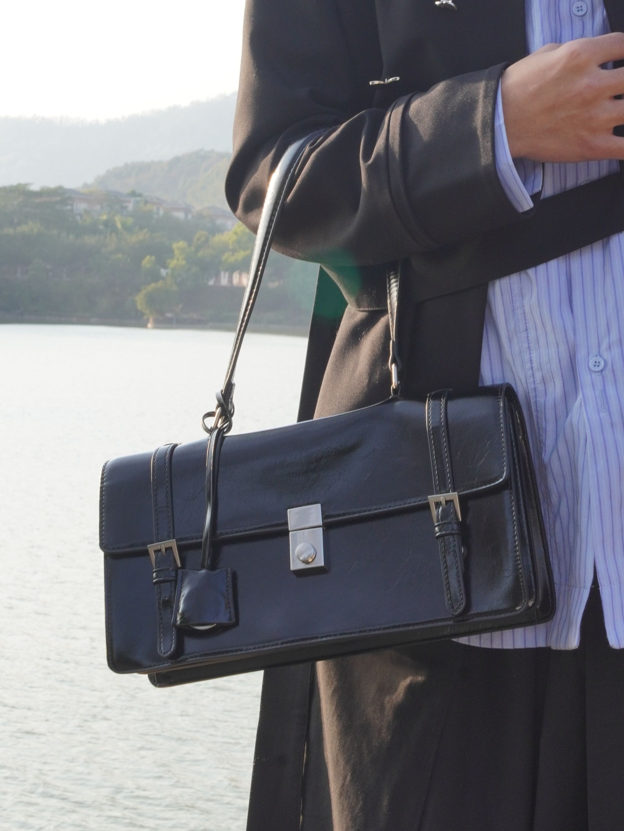 Moment Hous小众设计上班通勤便携日常百搭随性手提斜挎小公文包