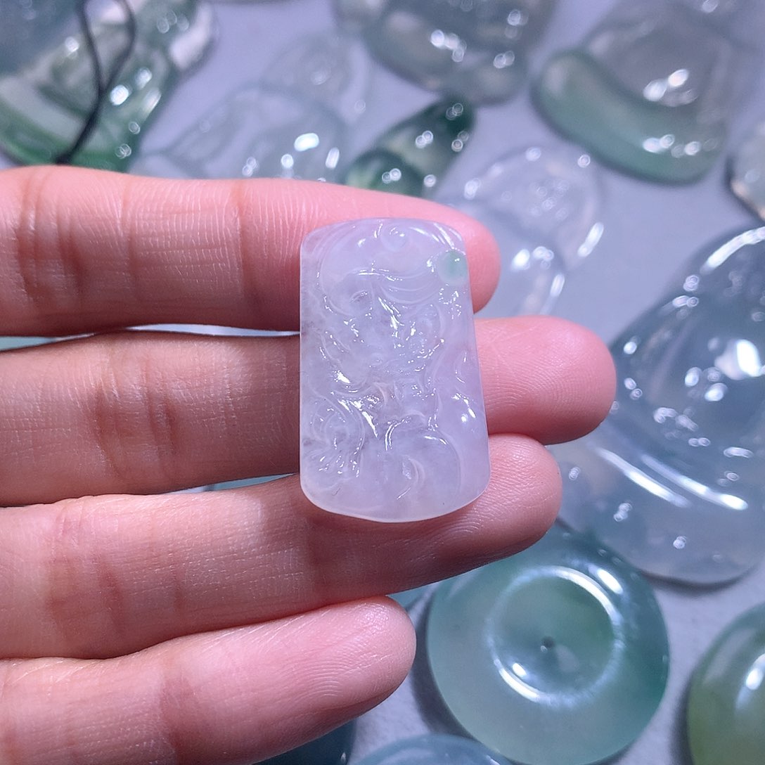 【闪购商品】翡翠颈饰未镶嵌龙牌