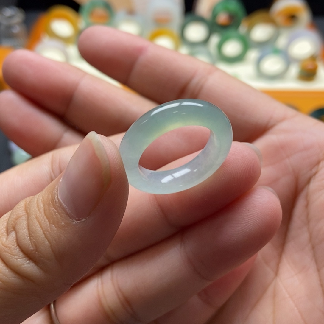 翡翠戒圈未镶嵌戒圈