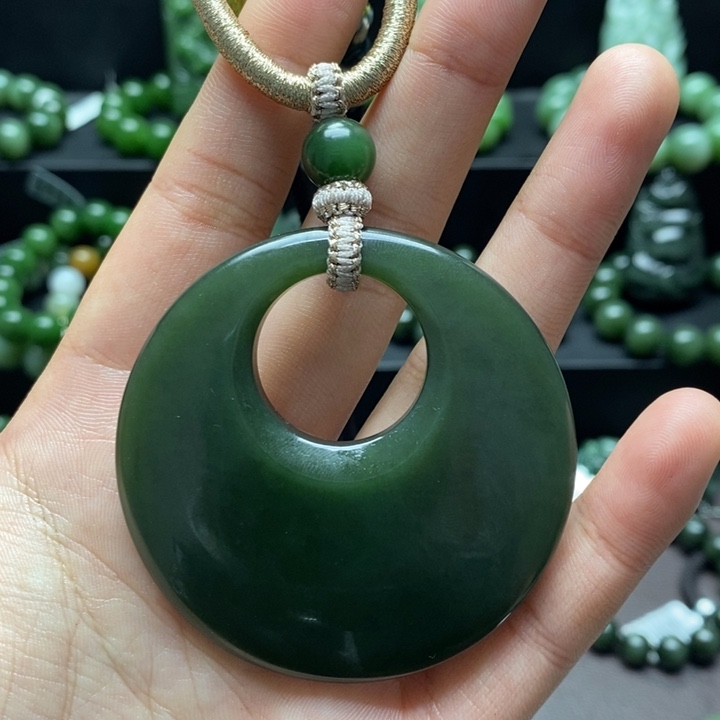 和田玉吊坠未镶嵌