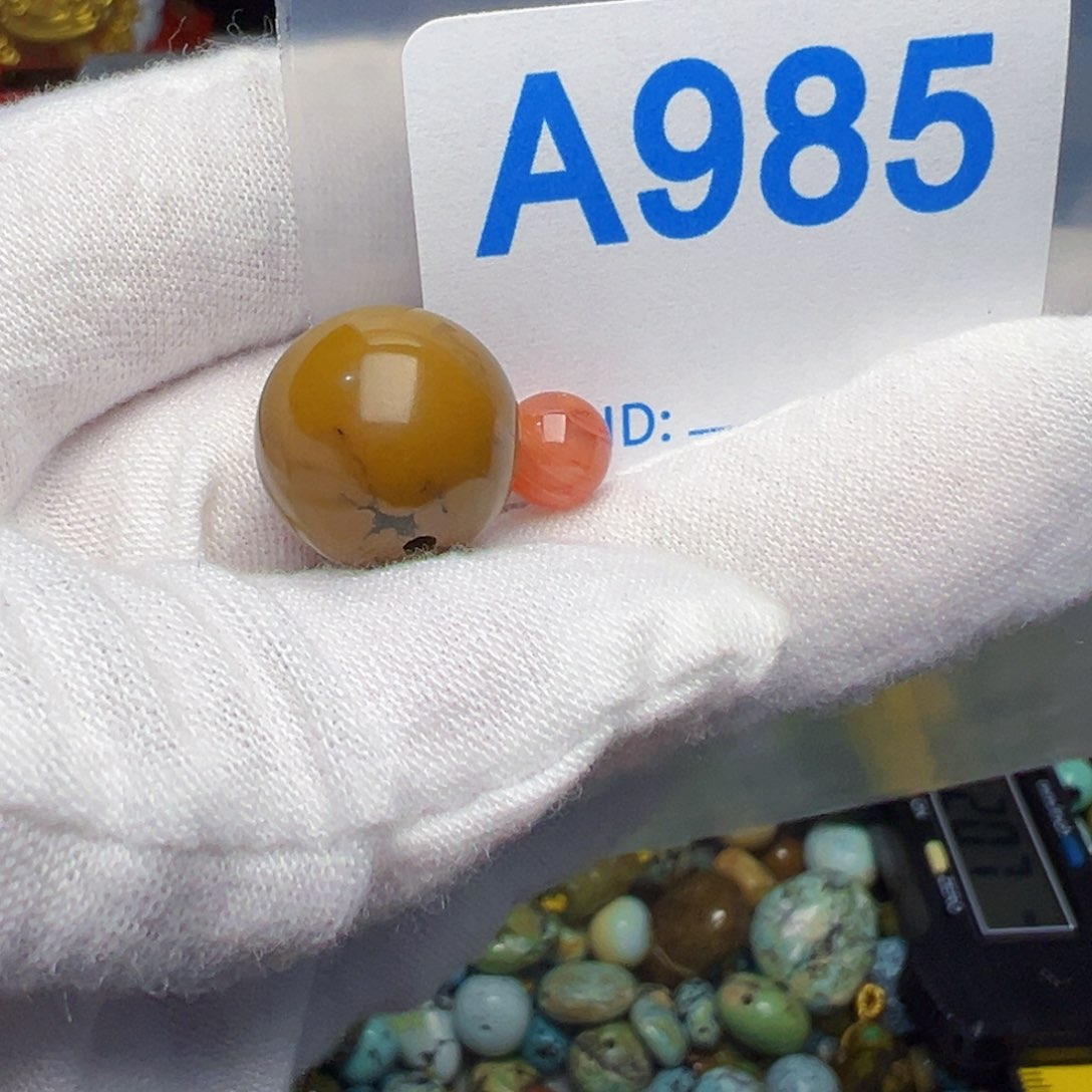 南红玛瑙未镶嵌珠宝奇石