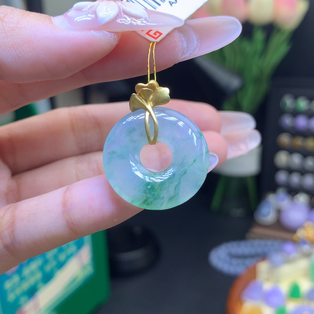 翡翠18K金镶嵌颈饰天然